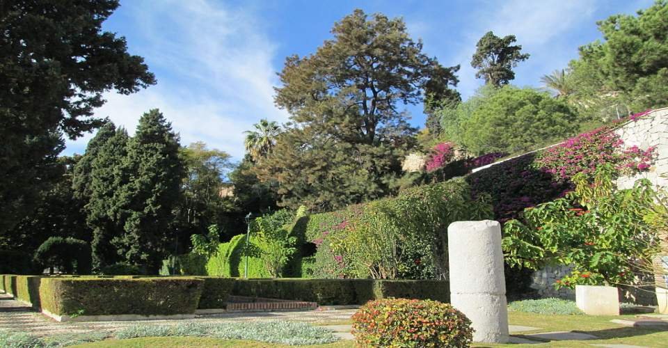 Málaga - Jardines_de_puerta_oscura